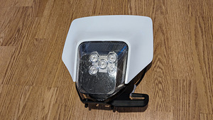 Esituli LED enduro / supermoto - UUS (1 foto / 3)