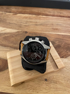 Продаются часы Fossil (2 фото из 2)