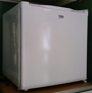 Холодильник (minibar) BEKO