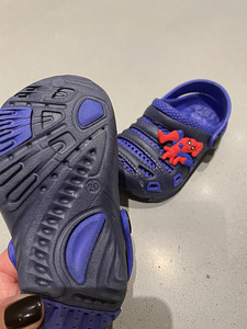 Crocs pluss kingitus teine paar (2 foto / 3)