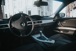 BMW 320 2.0 170kV (14 foto / 14)
