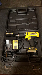 DeWALT DCD710 10,8V puurikeeraja (1 foto / 2)