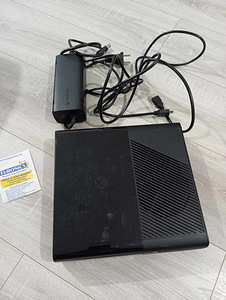XBOX 360 500GB/Go+2 pulti (3 foto / 6)