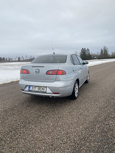 Seat Cordoba (3 foto / 5)