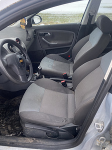 Seat Cordoba (5 foto / 5)
