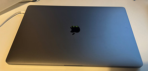 Macbook Pro (15-inch, 2019), I9, 16GB, 512SSD, Radeon Pro (2 foto / 5)