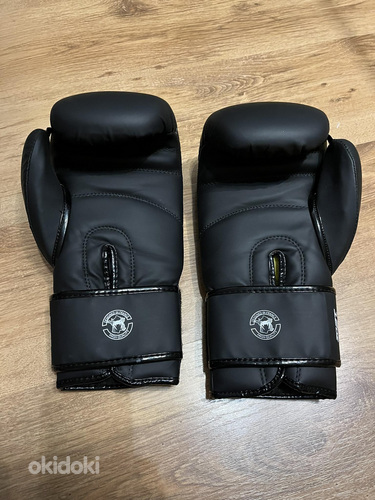 Боксерские перчатки Venum (фото #2)