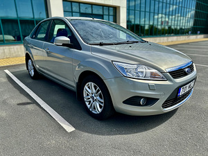 Ford Focus (2 foto / 12)