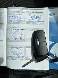 Ford Focus (6 foto / 12)