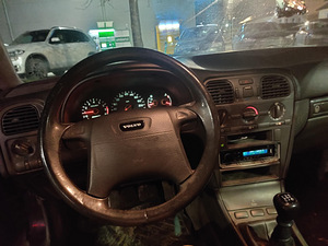 Volvo v40 1.6 77kw 1998 (1 foto / 6)