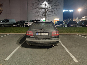 Volvo v40 1.6 77kw 1998 (3 foto / 6)