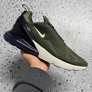 Nike Air Max 270 (1 фото из 1)