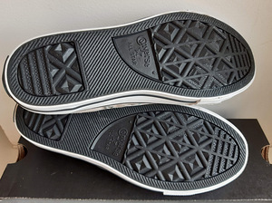 Uued Converse tennised nr35 (6 foto / 6)
