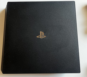 Sony Playstation 4 pro + 2 dualshock (4 foto / 4)