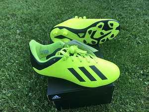 Laste muru jalgpallijalatsid Adidas (1 foto / 4)