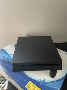 Продается консоль PS4 Slim 500GB + DualShock 4 (3 фото из 6)