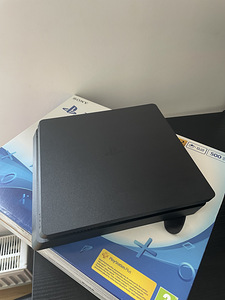 Продается консоль PS4 Slim 500GB + DualShock 4 (4 фото из 6)
