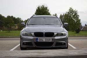 BMW 320d 130kW 2009 M-pak (2 foto / 11)