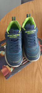 Skechers veekindlad tossud, suurus 30 (1 foto / 3)