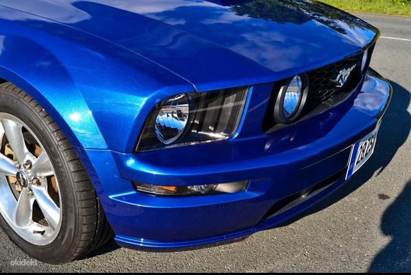 Mustang GT Premium (фото #3)