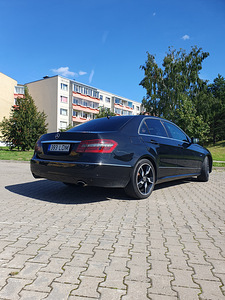 Mercedes-Benz E350 cdi 4Matic (4 foto / 7)