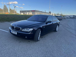 BMW 740i (15 foto / 15)
