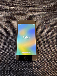 iPhone SE 2020 128GB (2 foto / 5)