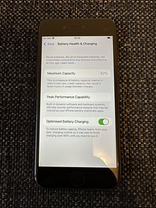 iPhone SE 2020 128GB (3 foto / 5)