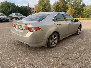 Honda Accord (3 foto / 9)