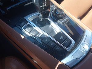 BMW F02 750 Li X drive (6 foto / 10)
