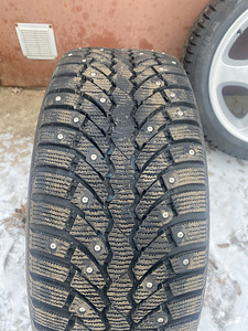 Pirelli naelrehvid 225/45/R17 koos Mercedes-Benz veljedega. (3 foto / 6)