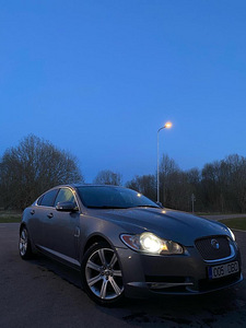 Jaguar XF (2 фото из 8)