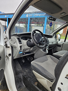 Renault Trafic 2.0 84kw 210073 km (8 foto / 8)