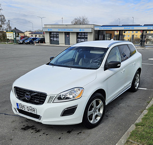 Volvo XC60 (3 foto / 9)