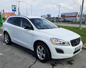 Volvo XC60 (2 foto / 9)