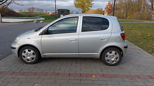 Продается Toyota Yaris 2004 1.3 64kw (6 фото из 11)