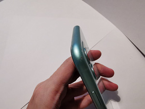 Apple iPhone 11 64 GB Roheline (9 foto / 10)
