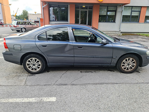 Volvo s60 2.4 93kw (3 foto / 10)