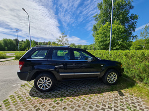 Jeep Cherokee Overland 2007 (2 фото из 15)