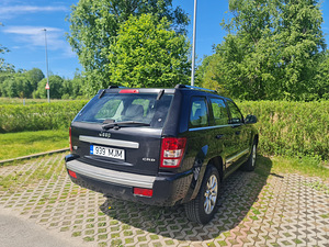 Jeep Cherokee Overland 2007 (9 фото из 15)