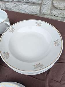Старинный сервиз (6 фото из 10)