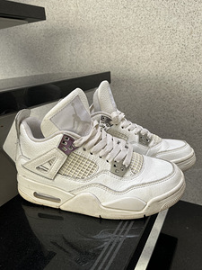 Air Jordan (3 фото из 3)