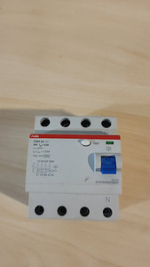 UZO ABB 4P 25A 300 mA (3 foto / 6)