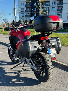 Ducati Multistrada V4S Travel&Radar (8 фото из 10)
