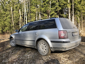 Volkswagen Passat (4 foto / 5)