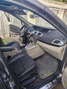 Renault Megane Scenic (6 фото из 8)