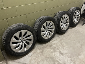 R18 Audi original veljed koos 235/55 Hakkapellita 9 (8mm)