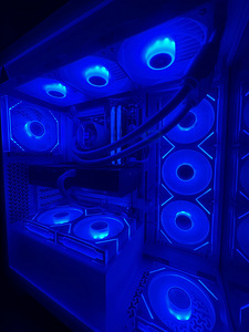 Gaming PC! Ryzen 7 9800X3D + 4070 12GB + DDR 5 6800 CL34 (4 foto / 5)