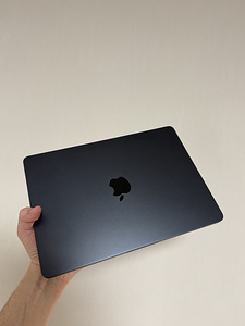 Apple MacBook Air 13 (2026), M5 (2 foto / 3)