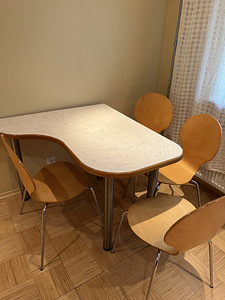 обеденный стол + 4 стула